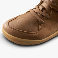 Detalj prednjeg dela barefoot patika Primus Ludo HI kozne na beloj pozadini