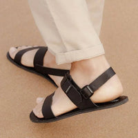 groundies kos crne barefoot sandale na nozi