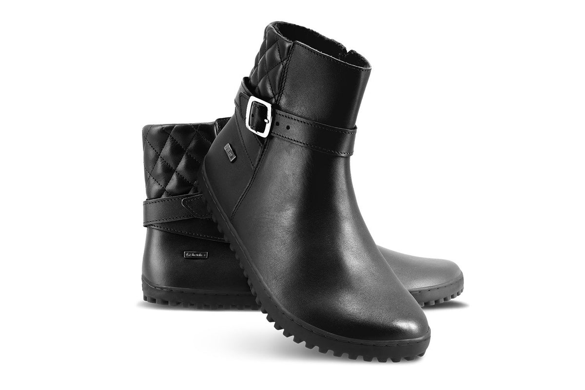 Par barefoot cizama Diva crne prikaz pod uglom na beloj pozadini