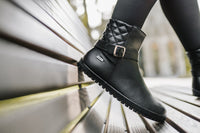 Detalj barefoot cizama Diva crne fokus na kaiš i kopču
