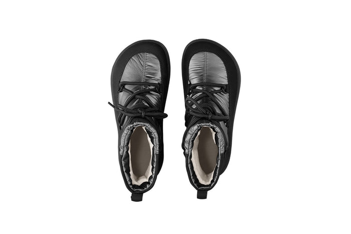 Par barefoot cizama Snowfox crne prikaz odozgo na beloj pozadini