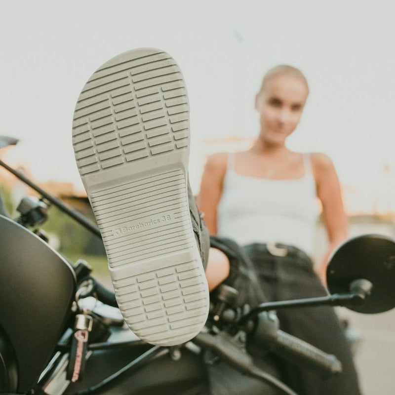 Zdrave prednosti nošenja barefoot obuće - manje bola, više slobode
