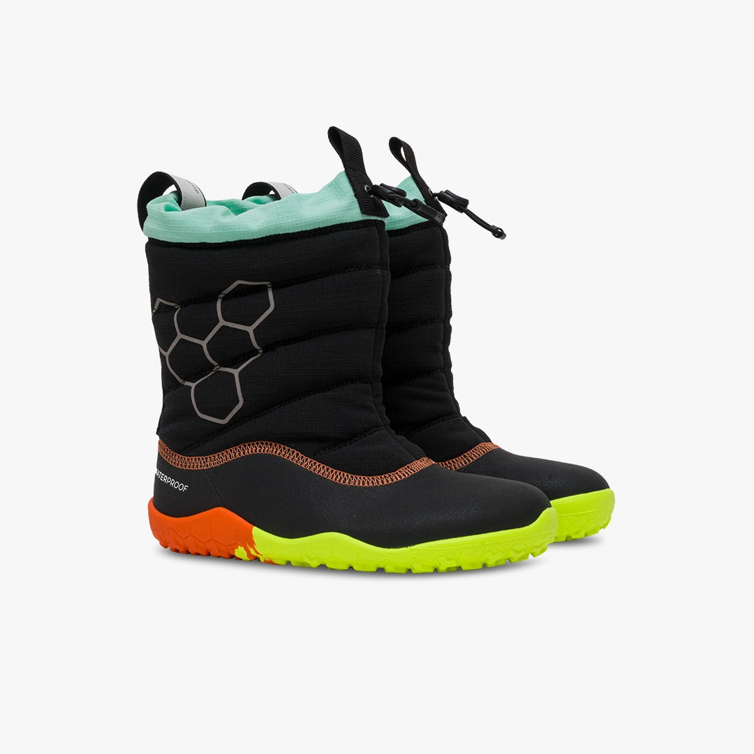 Par barefoot cizama Lumi FG Electric prikaz pod uglom na beloj pozadini