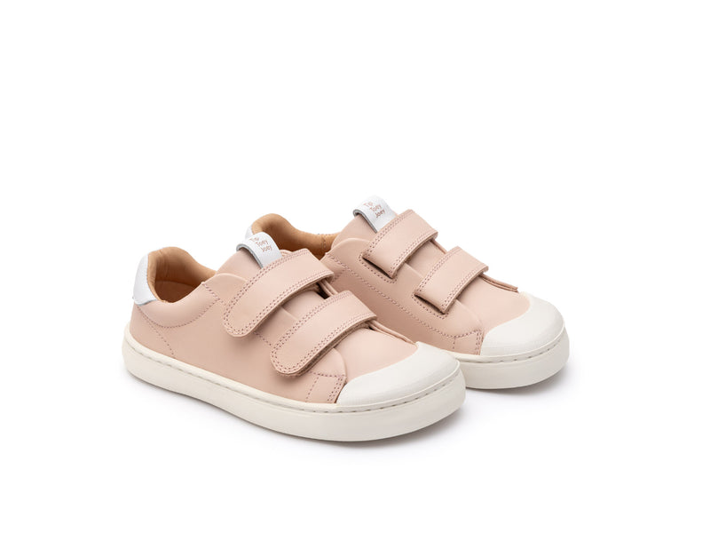 Par barefoot patika Ramp Candy prikaz pod uglom na beloj pozadini