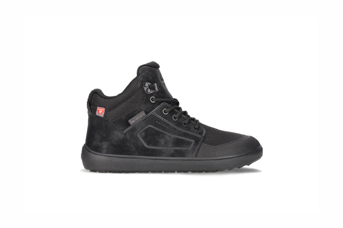 Arctic Edge All Black barefoot zimska čizma bočni prikaz na beloj pozadini