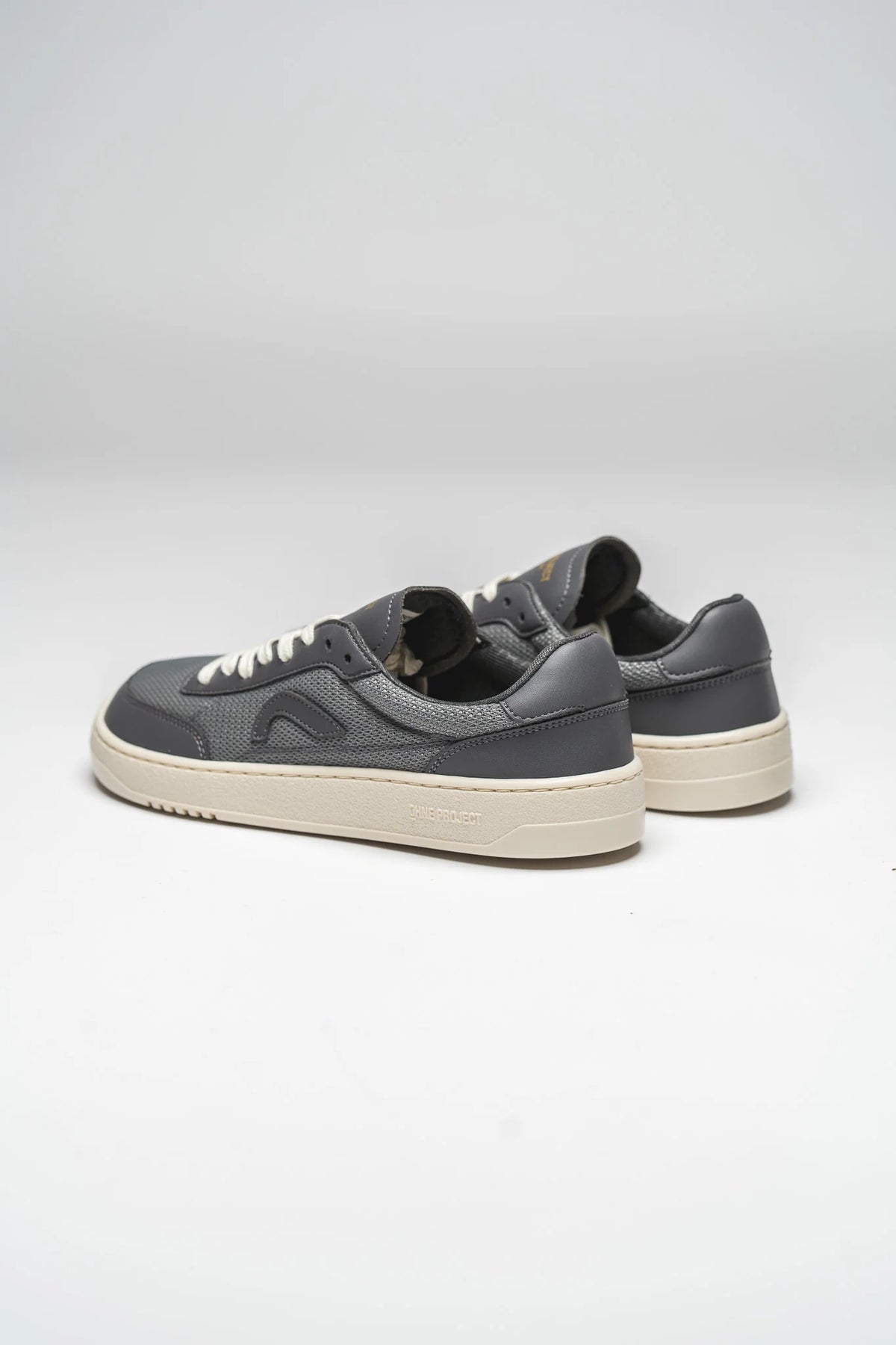 060 Grey Mesh