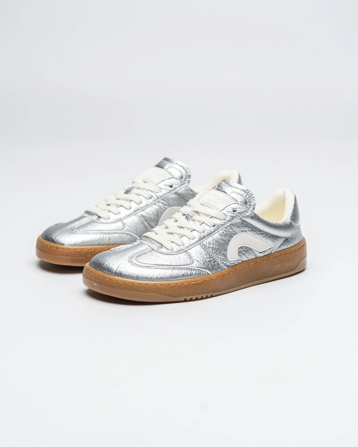 070 Silver (37,43)