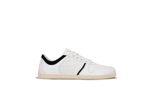 Echo white black
