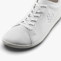 Vivobarefoot Geo Court IV Bright White dijagonalni pogled spreda