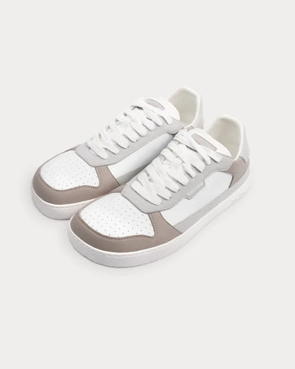 Par barefoot patika Majorca Ivory prikaz odozgo na beloj pozadini
