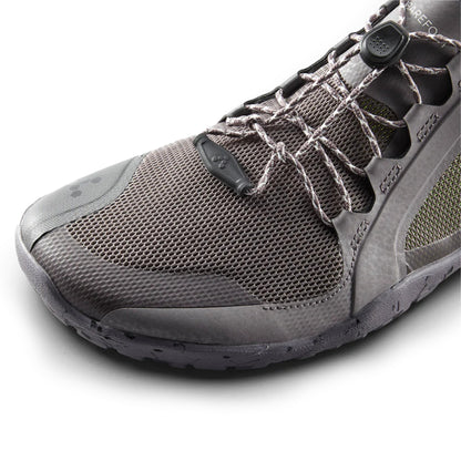 Vivobarefoot Primus Trail II FG prednji ugao sa fokusom na pertle i mrezu