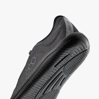 Vivobarefoot Primus Flow Dark Shadow detalj djona i luka stopala