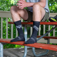 Injinji Run Lightweight Crew crne carape u pauzi tokom aktivnosti