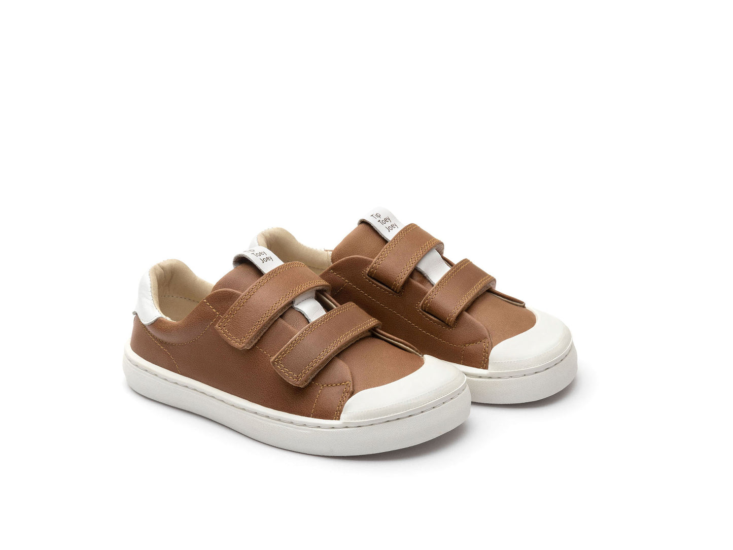 Par barefoot patika Ramp Whisky prikaz pod uglom na beloj pozadini