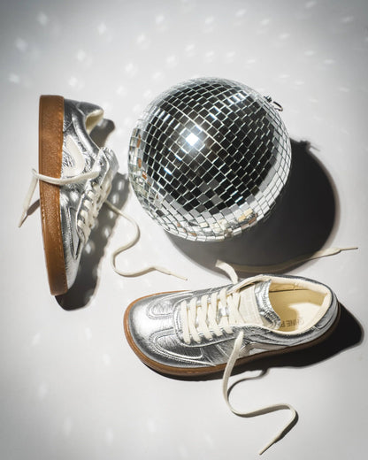 070 Silver (37,43)