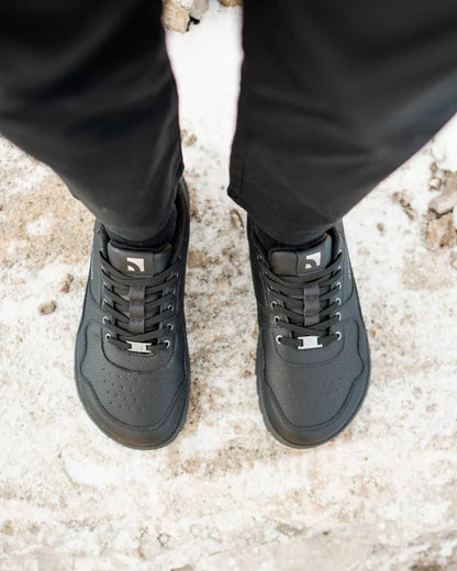 Zing Frost Crne barefoot patike pogled odozgo na par patika