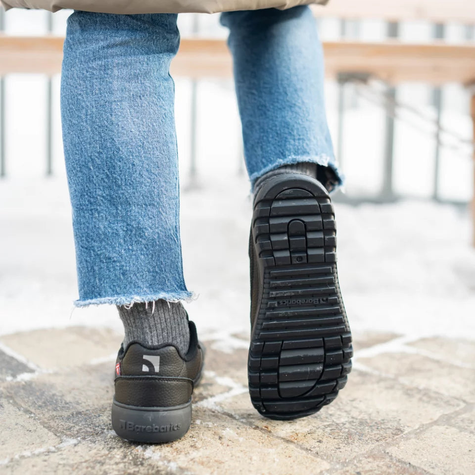 Zing Frost Crne barefoot patike lifestyle stajanje prikaz djona