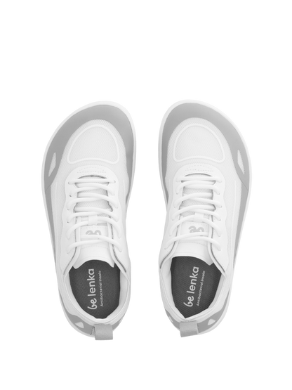 Par barefoot patika Velocity Slate prikaz odozgo na beloj pozadini