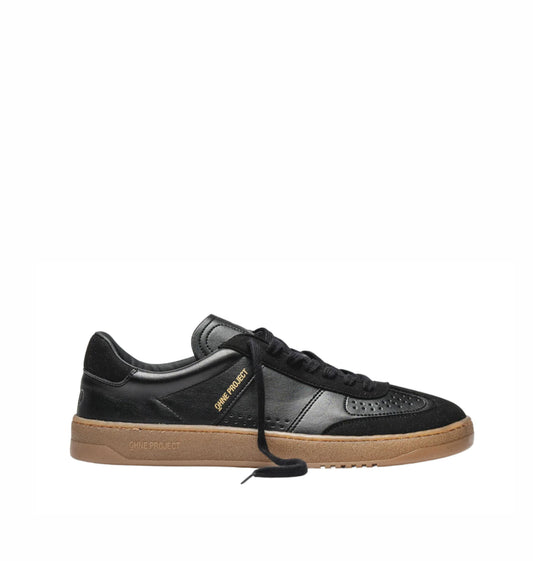 070 All Black