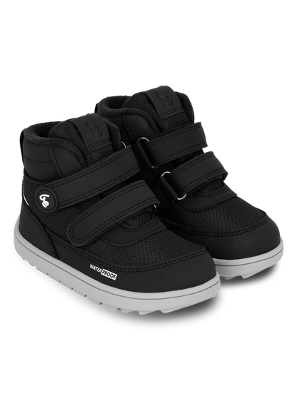 Par barefoot cizama Zippu Black & Grey prikaz pod uglom na beloj pozadini