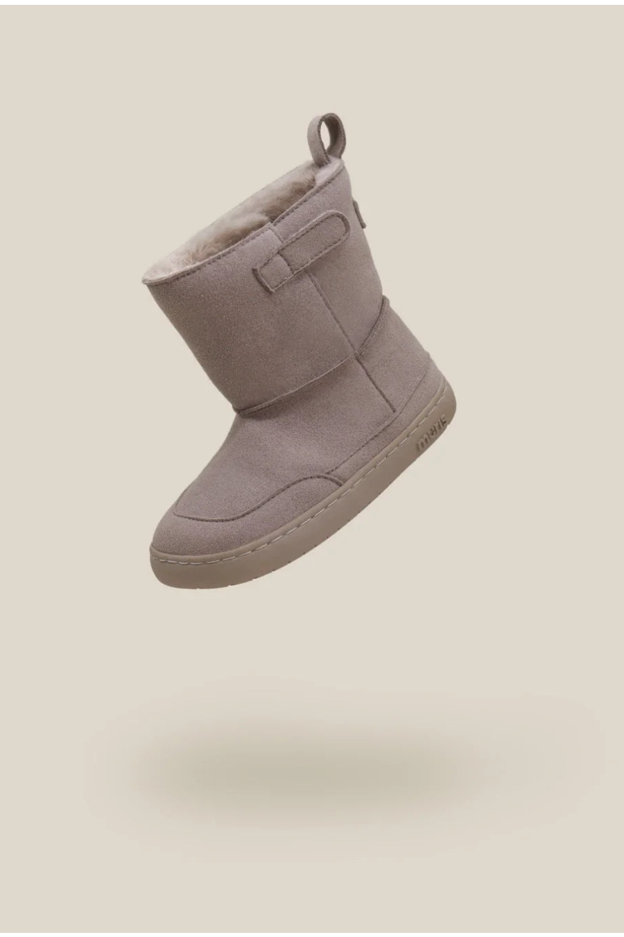Barefoot cizma Siberia Elephant prikaz pod uglom na bež pozadini