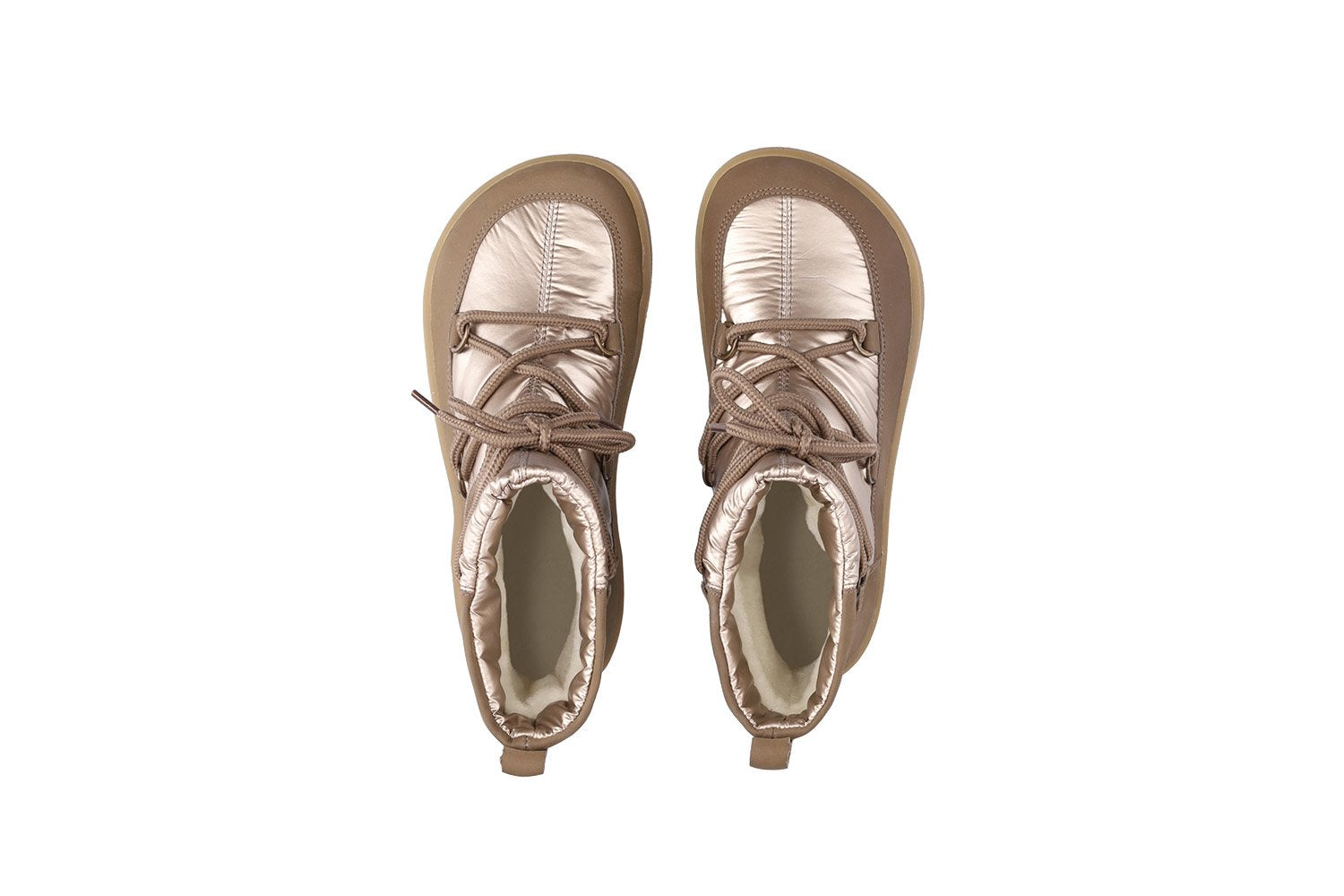Par barefoot cizama Snowfox zlatne prikaz odozgo na beloj pozadini