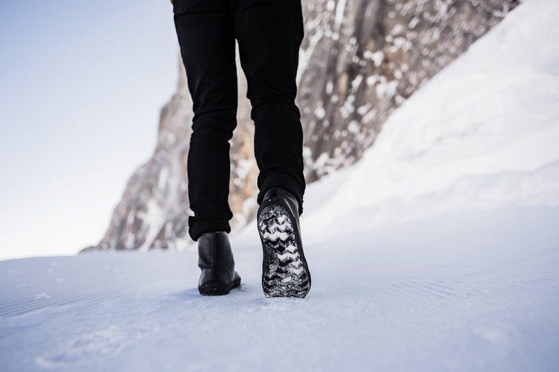 Winter Crne barefoot cizme lifestyle stajanje u snegu