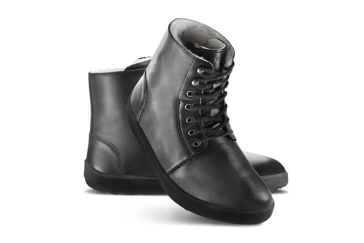 Winter Crne barefoot cizme pogled sa strane na par cizama