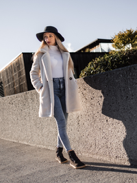 Winter Crne Mat barefoot cizme lifestyle hod po suncu u zimskom pejzazu